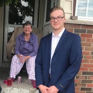 Meet your Posher, Tye